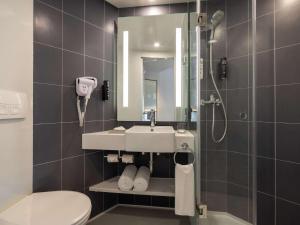 ibis Thane - An Accor Brand的一间浴室