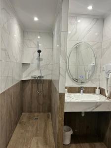 Un baño de Hotel du Dragon