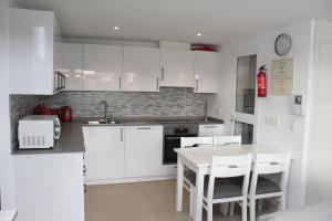 Kuchyňa alebo kuchynka v ubytovaní 3 bedroom apartment El Rincon