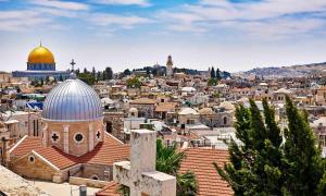 a view of the city of jerusalem with a mosque at New Metropole Hotel - Jerusalem in Jerusalem