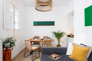 Гостиная зона в Pikis Center Sevilla