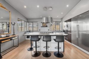 Ett kök eller pentry på Luxurious large home Perfect for your group