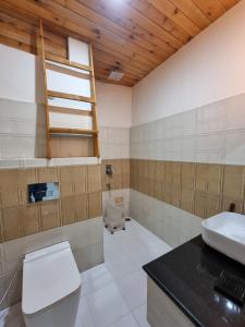 Ett badrum på Green View By Wow Hotels