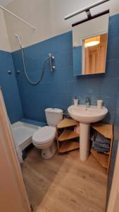 Bilik mandi di Studio port le pouliguen la baule