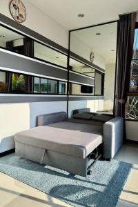 Fotografie z fotogalerie ubytování NaiHarn Beach Condo A301 - mountain and garden view v destinaci Rawai pláž