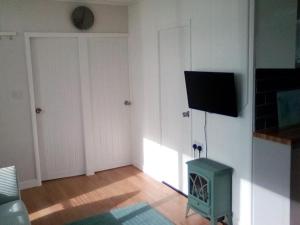 Gallery image of 25. Valencia in Selsey