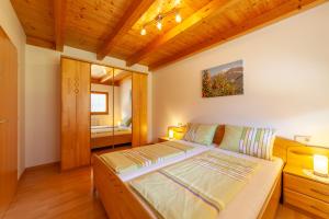 Postel nebo postele na pokoji v ubytování Heiligenhof + 21 fotografií