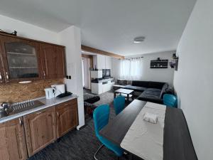 Kuchyňa alebo kuchynka v ubytovaní Prášily 100 - apartmány