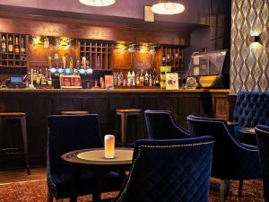 Lounge atau bar di Crown Hotel Stone