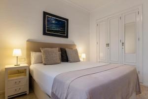 Postel nebo postele na pokoji v ubytování 1 Bedroom Apartment in Andalucía del Mar - Puerto Banús + 31 fotografií