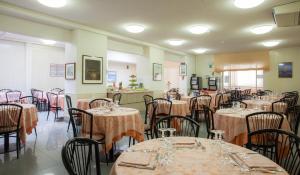 Restaurace v ubytování HOTEL AZZURRA