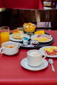 Comida no hotel ou em algum lugar perto