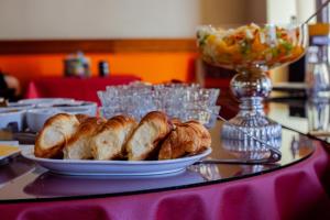 Comida no hotel ou em algum lugar perto