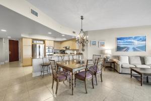 Kuchyň nebo kuchyňský kout v ubytování Caribe Resort Unit B603