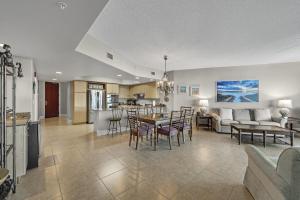 Kuchyň nebo kuchyňský kout v ubytování Caribe Resort Unit B603