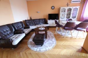 Posezení v ubytování APARTMANI SARA