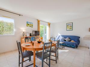 Μια τηλεόραση ή/και κέντρο ψυχαγωγίας στο Holiday Home Atrium by Interhome +16 φωτογραφίες