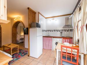 Η κουζίνα ή μικρή κουζίνα στο Holiday Home Potes Viñon by Interhome