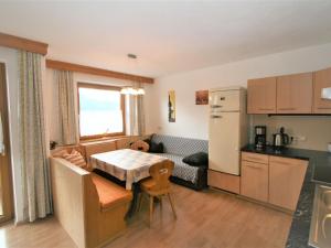 Kuchyň nebo kuchyňský kout v ubytování Apartment Haus Wurm by Interhome