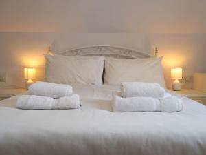 Postel nebo postele na pokoji v ubytování Holiday Home Lower Curr by Interhome
