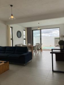 Ein Sitzbereich in der Unterkunft Villa Trou d'Eau Douce