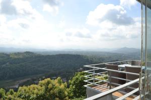 Vista general d'una muntanya o vistes d'una muntanya des de la vil·la