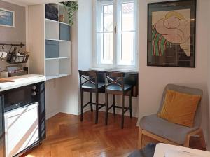 Η κουζίνα ή μικρή κουζίνα στο Loft Bed Studio with FREE Parking, 2 Bikes! Self check in, Wi-Fi, AC