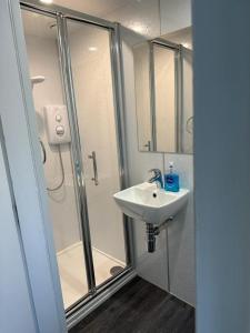 Koupelna v ubytování Aaran Central Guesthouse