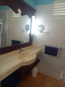 Баня в Appartements VUE MER et PARC