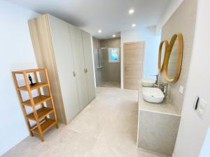 Gallery image ng Villa d'exception piscine privée et vue mer sa Saint-Cyr-sur-Mer