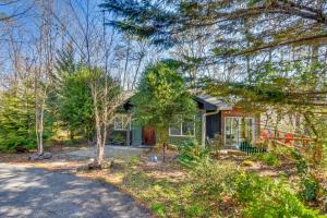 Zahrada ubytování Classy Clayton Home with Views Less Than 1 Mi to Downtown!