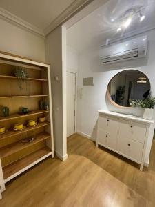Dapur atau dapur kecil di Precioso alojamiento céntrico con garaje, terraza y aire acondicionado