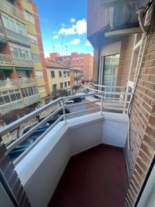 Precioso alojamiento céntrico con garaje, terraza y aire acondicionado 발코니 또는 테라스