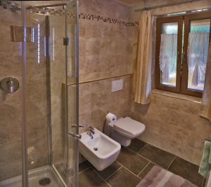 A bathroom at Chalet Ramsau