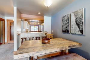 Foto dalla galleria di Ranch Retreat #31 a Black Butte Ranch Altre 37 foto