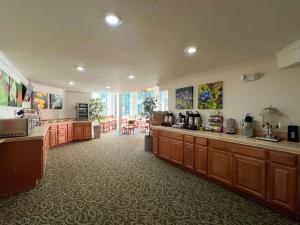 Принадлежности для чая и кофе в Best Western Country Lane Inn
