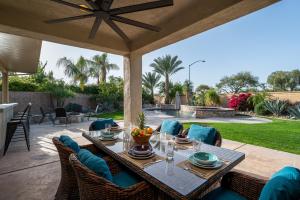 Zahrada ubytování Coachella Play - 6BR Multi-Gen Fun Zone and Retreat with free heated pool + 37 fotografií