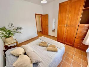 Giường trong phòng chung tại Rural house