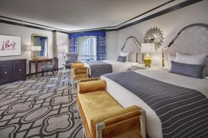 Voodi või voodid majutusasutuse Paris Las Vegas Hotel & Casino toas +37 fotot