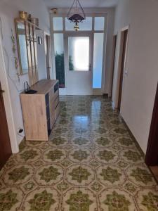 Kuchyň nebo kuchyňský kout v ubytování Apartments with parking spaces Sveti Filip i Jakov, Biograd - 16708
