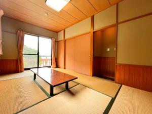 Πινγκ πονγκ στο 海辺のスパイスヴィラ　Ｃｏｙａｍａｒｉｓ ή εκεί κοντά