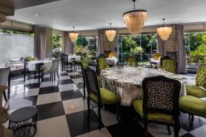 Ruang duduk di Fairlawns Boutique Hotel & Spa