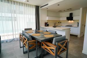 A kitchen or kitchenette at The Ni Villas Akyarlar - Bodrum