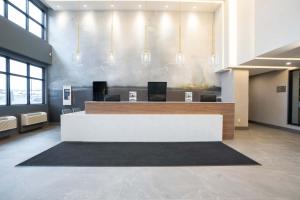 Lobby alebo recepcia v ubytovaní Sandman Signature Dartmouth Hotel & Suites