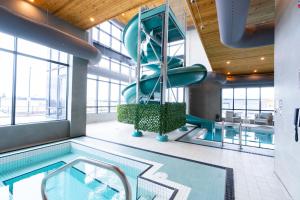 Bazen v nastanitvi oz. blizu nastanitve Sandman Signature Dartmouth Hotel & Suites