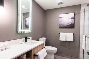 Kopalnica v nastanitvi Sandman Signature Dartmouth Hotel & Suites