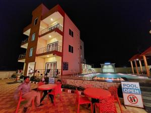 Bazén v ubytování Balukona Beach Resort nebo v jeho okolí