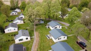eine Aussicht auf einen Haufen Häuser in der Unterkunft Steef's vakantiehuis zuid limburg in Simpelveld