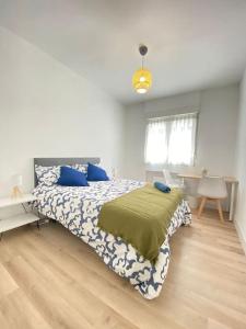 Postel nebo postele na pokoji v ubytování Precioso piso en Deusto