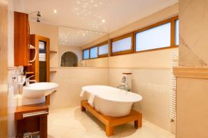 Ein Badezimmer in der Unterkunft Hotel Bergkranz